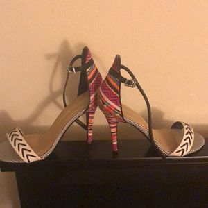 Chinese Laundry “zlovely holiday”